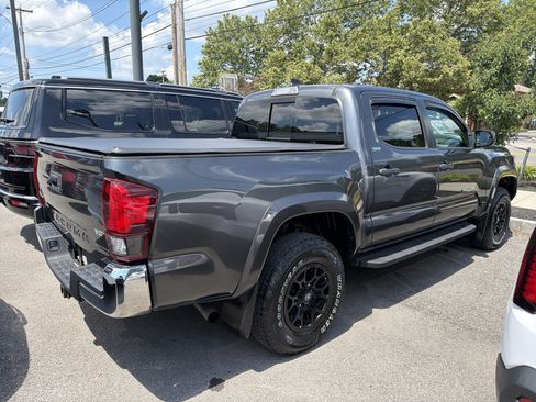 Used 2019 Toyota Tacoma SR5 AWD/4WD image 6