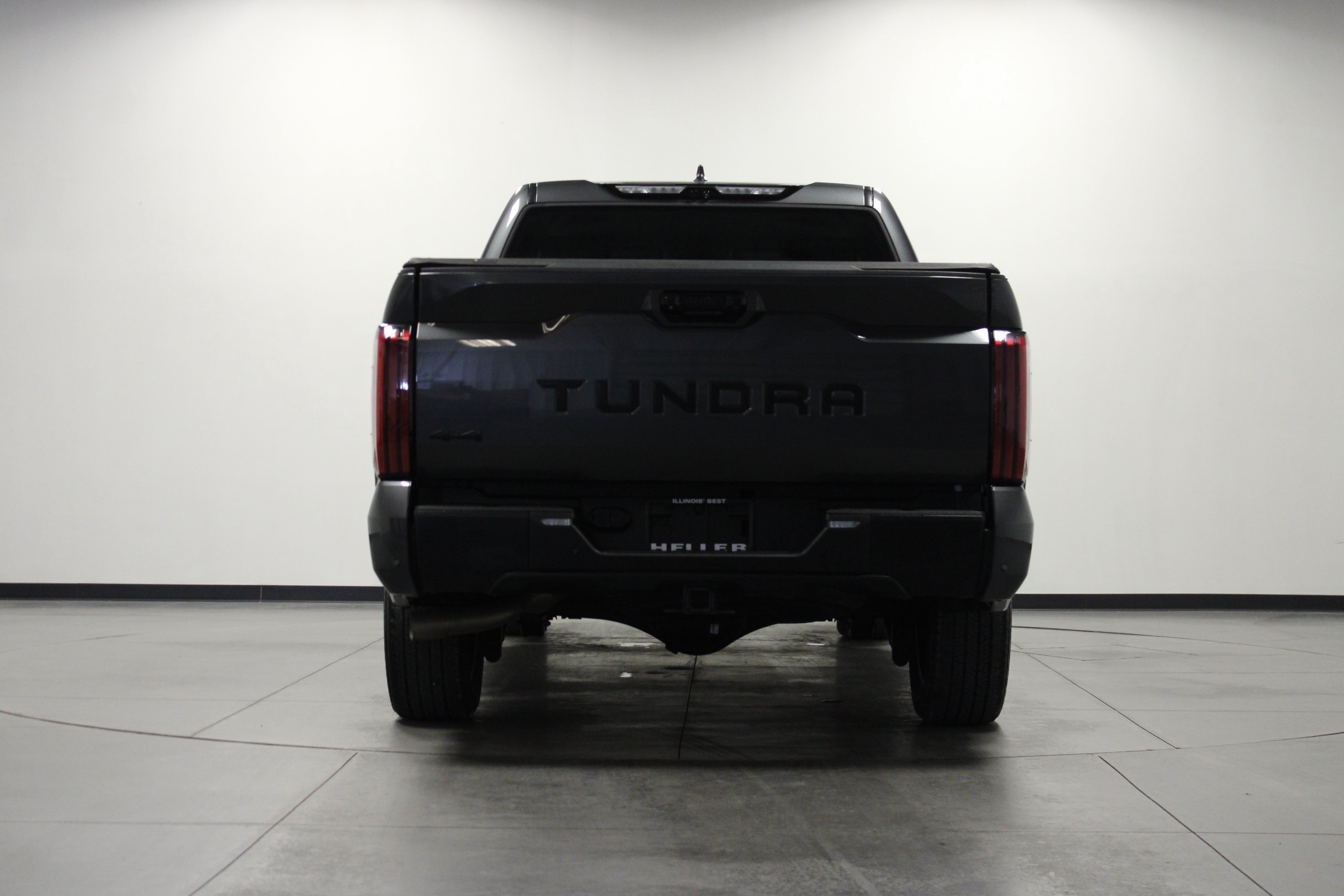 Used 2024 Toyota Tundra Limited AWD/4WD image 5