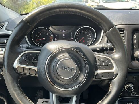 Used 2018 Jeep Compass Latitude w/ Cold Weather Group AWD/4WD image 21