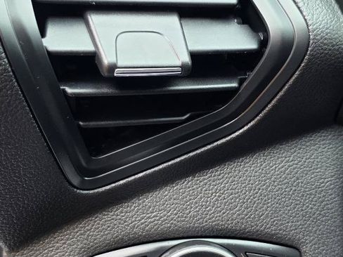 Used 2016 Ford Escape SE FWD image 14