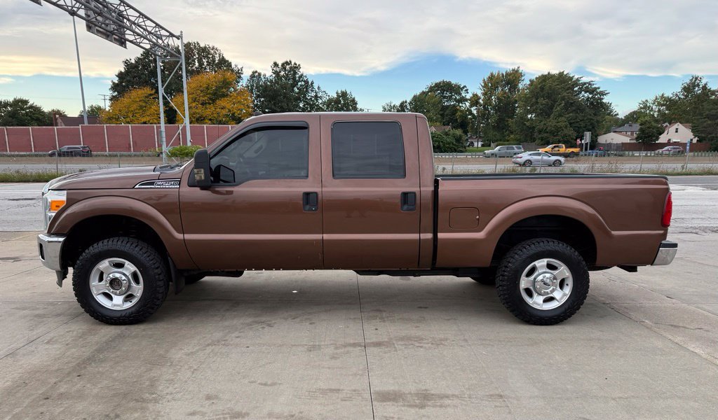 Used 2012 Ford F250 XLT w/ Snow Plow Prep Pkg AWD/4WD image 11