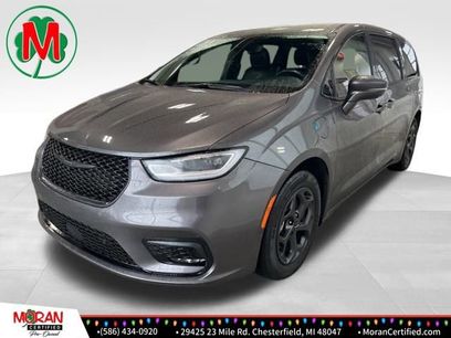 Used 2022 Chrysler Pacifica Limited w/ S Appearance Package