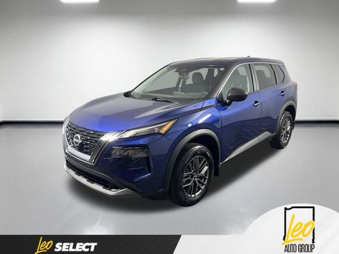 Used 2023 Nissan Rogue S AWD/4WD image 1