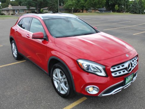 Used 2020 Mercedes-Benz GLA 250 4MATIC image 9