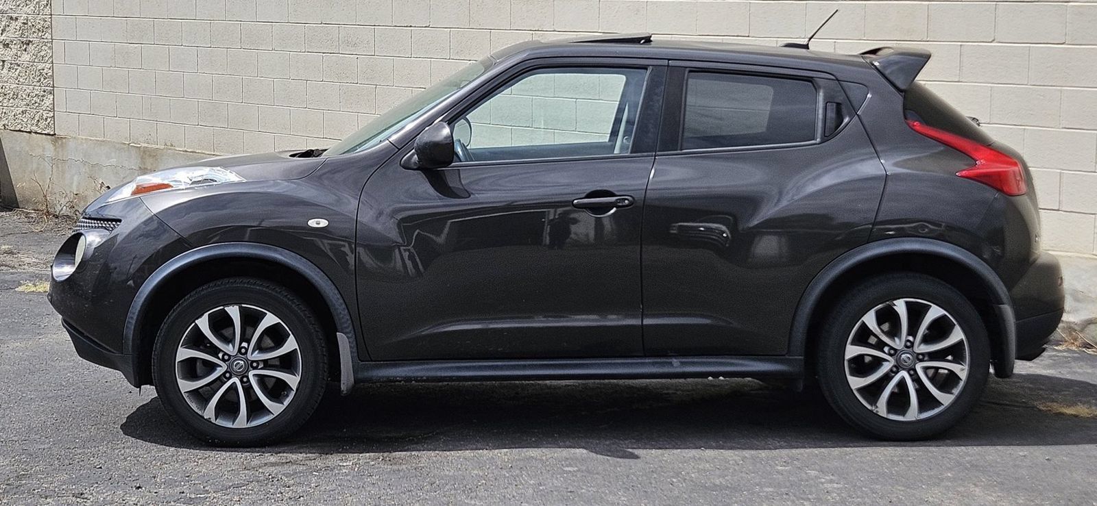 Used 2013 Nissan Juke SV w/ Sport Pkg AWD/4WD image 2