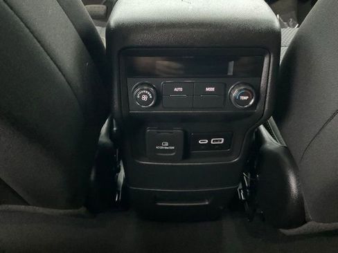 Used 2023 GMC Acadia SLE w/ Driver Convenience Package AWD/4WD image 17