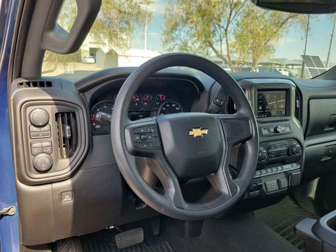Used 2025 Chevrolet Silverado 2500 Custom w/ Custom Value Package image 2