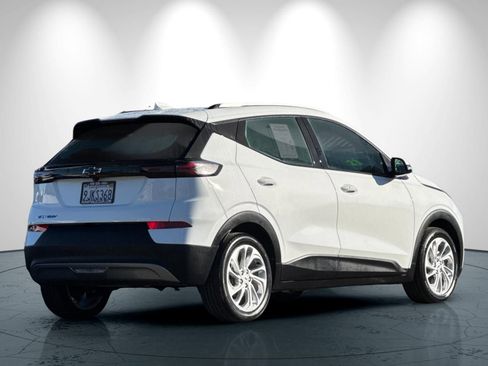 Used 2023 Chevrolet Bolt EUV LT w/ Driver Confidence Package image 4