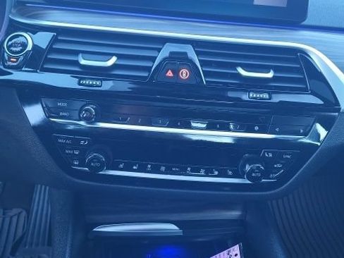 Used 2023 BMW 530i xDrive w/ Executive Package AWD/4WD image 13