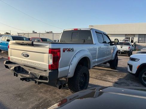 Used 2017 Ford F250 Lariat w/ Lariat Ultimate Package AWD/4WD image 4