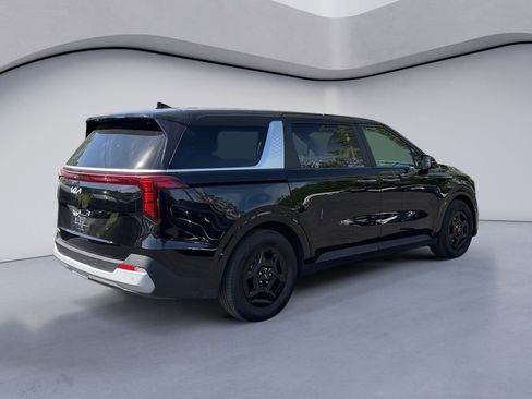 Used 2025 Kia Carnival image 5