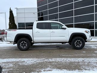 Used 2022 Toyota Tacoma TRD Off-Road video 2