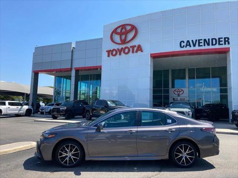 Certified 2024 Toyota Camry SE FWD image 9
