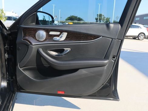 Used 2018 Mercedes-Benz E 300 image 18