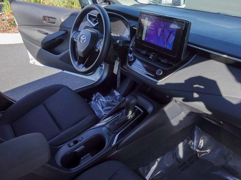 Used 2023 Toyota Corolla LE image 14