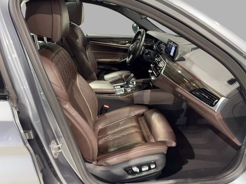 Used 2018 BMW 540i xDrive image 31