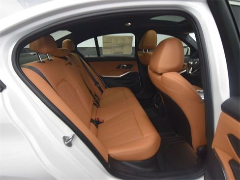 New 2024 BMW 330i Sedan w/ Convenience Package image 10