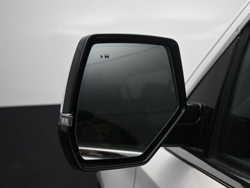 Used 2020 Cadillac Escalade Premium Luxury w/ LPO, Radiant Package image 22