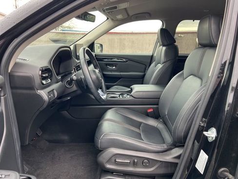 Used 2025 Honda Pilot EX-L image 16