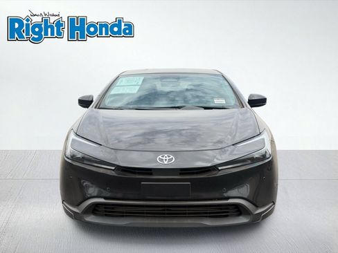 Used 2025 Toyota Prius LE FWD image 5