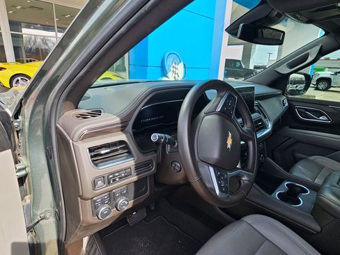 Used 2024 Chevrolet Suburban LT w/ Luxury Package image 10