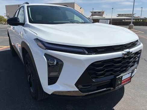 Used 2025 Chevrolet Trax ACTIV image 8