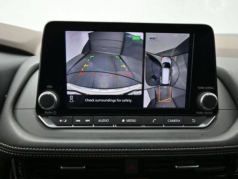 Used 2023 Nissan Rogue SL AWD/4WD image 13