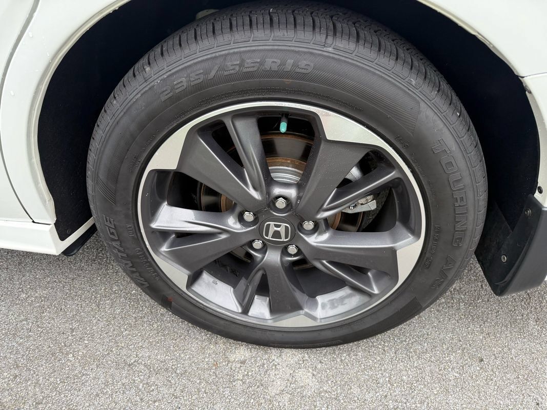 Used 2023 Honda Odyssey Elite image 12