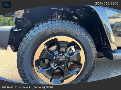 Used 2014 Jeep Wrangler Unlimited Sahara AWD/4WD image 27