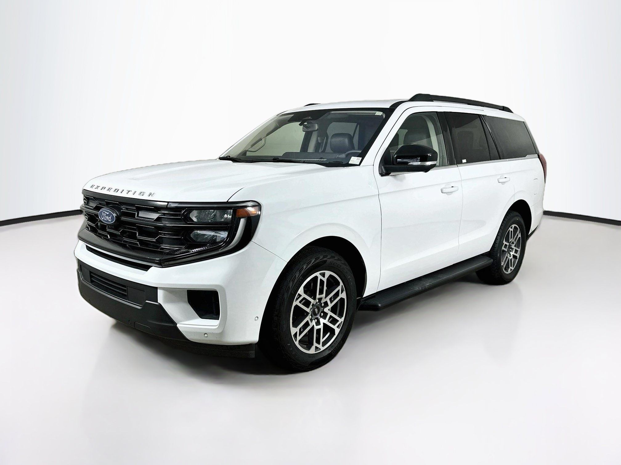 Used 2025 Ford Expedition Active AWD/4WD image 3