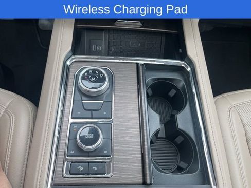 Used 2024 Ford Expedition Max Limited image 11