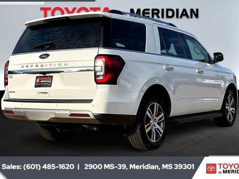 Used 2024 Ford Expedition Limited image 11