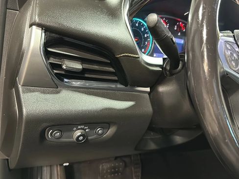 Used 2020 Chevrolet Traverse LT w/ Driver Confidence II Package AWD/4WD image 30
