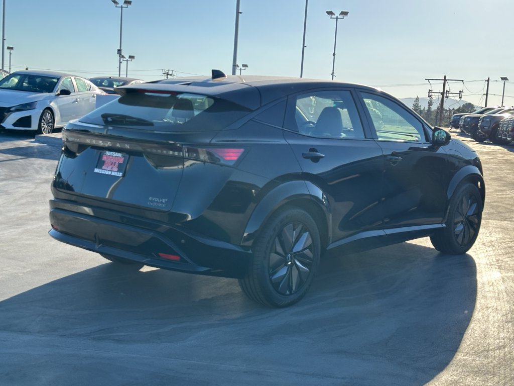 Used 2024 Nissan Ariya AWD image 7