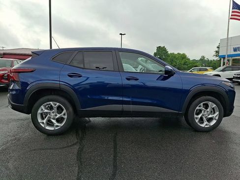 Used 2024 Chevrolet Trax LS w/ LS Convenience Package FWD image 7