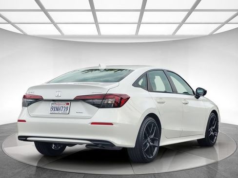Used 2025 Honda Civic Sport image 4
