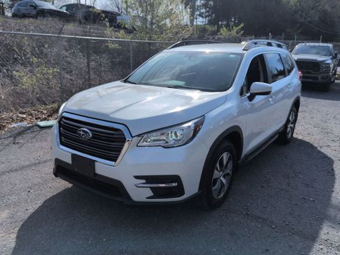 Used 2021 Subaru Ascent Premium w/ Convenience Package image 4