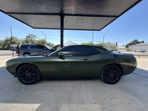 Used 2020 Dodge Challenger SXT w/ Plus Package RWD image 5