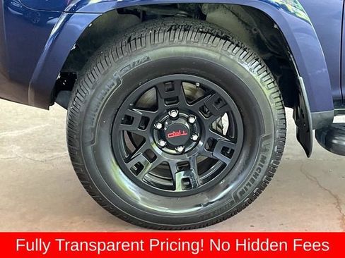 Used 2021 Toyota 4Runner Venture w/ Moonroof Package AWD/4WD image 11