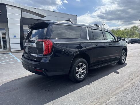 Used 2021 GMC Yukon XL SLE AWD/4WD image 3