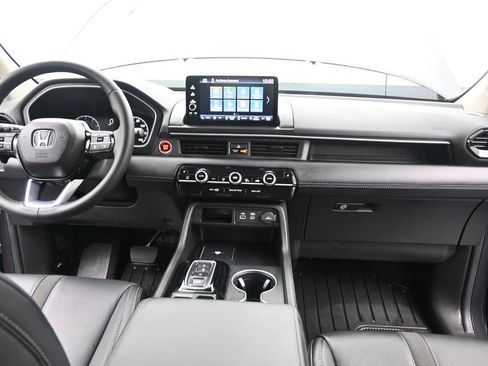 Certified 2025 Honda Pilot EX-L image 30