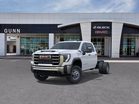 New 2025 GMC Sierra 3500 Pro w/ Convenience Package AWD/4WD image 8