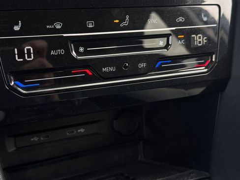 New 2025 Volkswagen Taos SE image 21