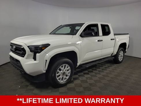 Used 2024 Toyota Tacoma SR image 3