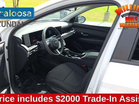 Used 2025 Hyundai Tucson SE image 23