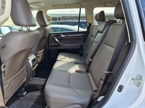 Used 2022 Lexus GX 460 Premium w/ Premium Package AWD/4WD image 19