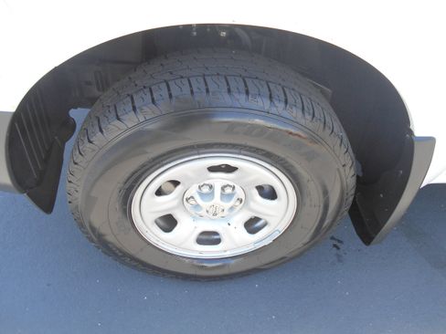 Used 2019 Nissan Frontier S RWD image 9