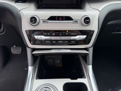 Used 2023 Ford Explorer XLT w/ Equipment Group 202A image 18