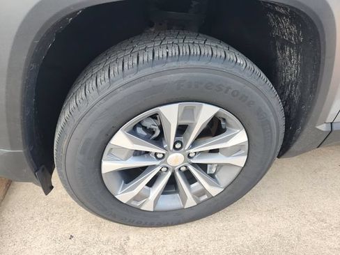 Used 2026 Chevrolet Equinox LT FWD image 9