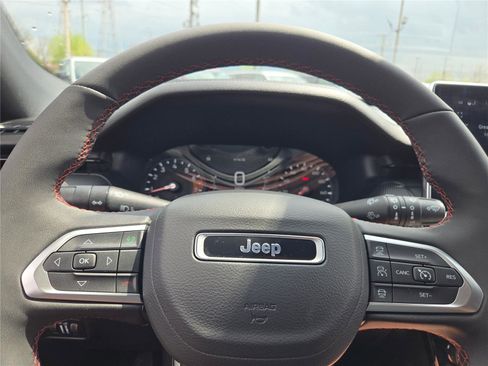 Certified 2025 Jeep Compass Trailhawk w/ Trailhawk Convenience Group image 36